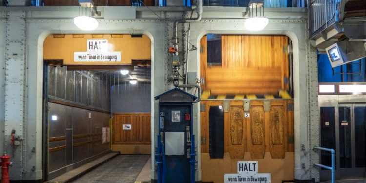 Hamburgs Historisches Juwel - Der Alte Elbtunnel