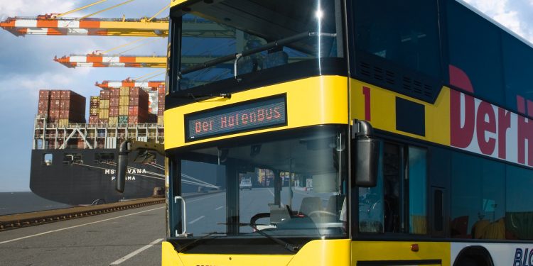 Einzigartige Hafenreise: Bremerhaven feiert Ehrentage mit "HafenBus op Platt"