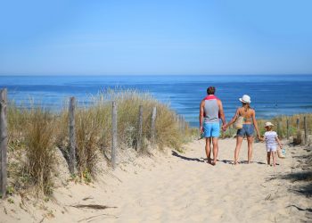 Sommer zwischen Dünen, Wellen und Wäldern: Warum der dänische Küstenurlaub eine Renaissance erlebt