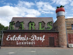 Karls Erlebnis-Dorf Loxstedt: Norddeutschlands neue Freizeitattraktion mit Erdbeer-Flair